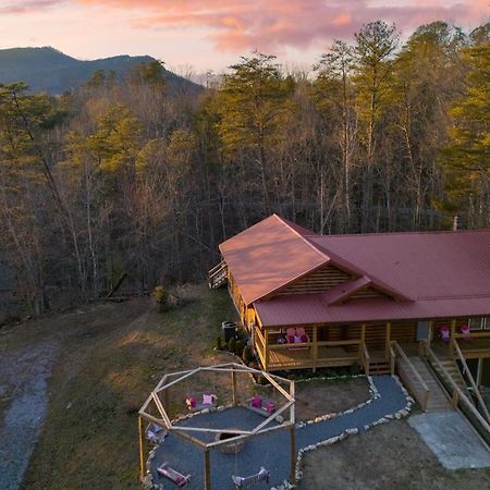 Pink Pines Avantstay Luxury Aesthetic Dream Home Indoor Pool Hot Tub ピジョンフォージ エクステリア 写真