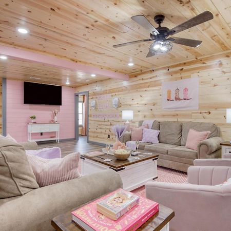 Pink Pines Avantstay Luxury Aesthetic Dream Home Indoor Pool Hot Tub ピジョンフォージ エクステリア 写真