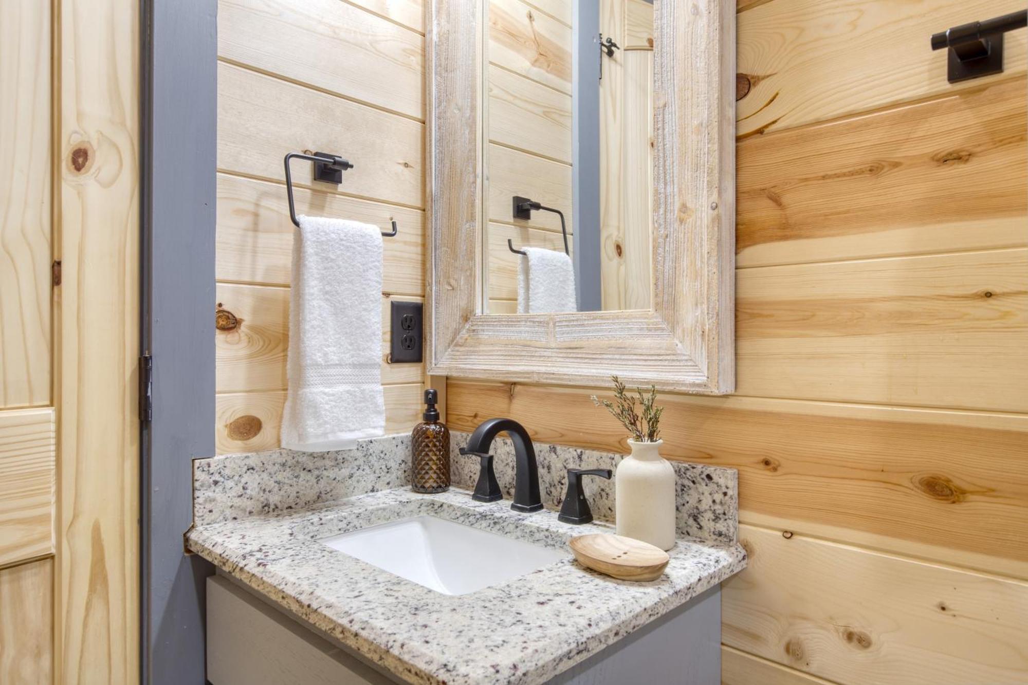 Pink Pines Avantstay Luxury Aesthetic Dream Home Indoor Pool Hot Tub ピジョンフォージ エクステリア 写真