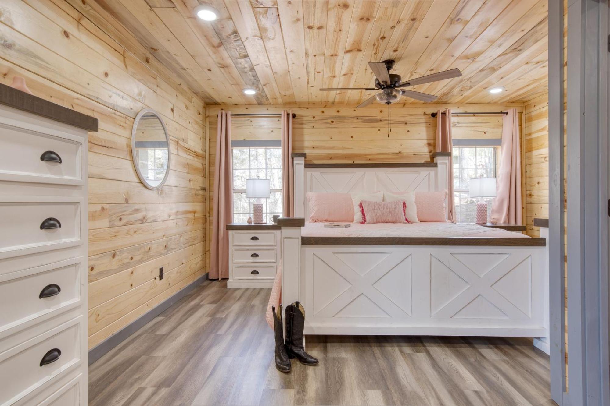 Pink Pines Avantstay Luxury Aesthetic Dream Home Indoor Pool Hot Tub ピジョンフォージ エクステリア 写真