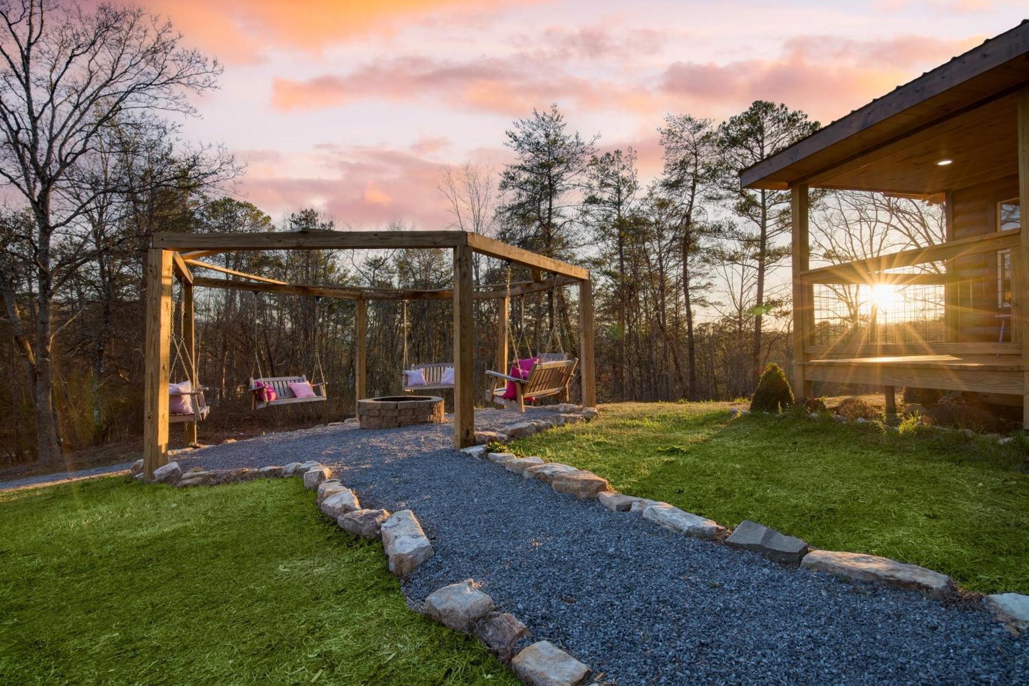 Pink Pines Avantstay Luxury Aesthetic Dream Home Indoor Pool Hot Tub ピジョンフォージ エクステリア 写真